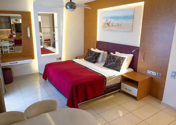 Tui Blue Pascha Bay מלון